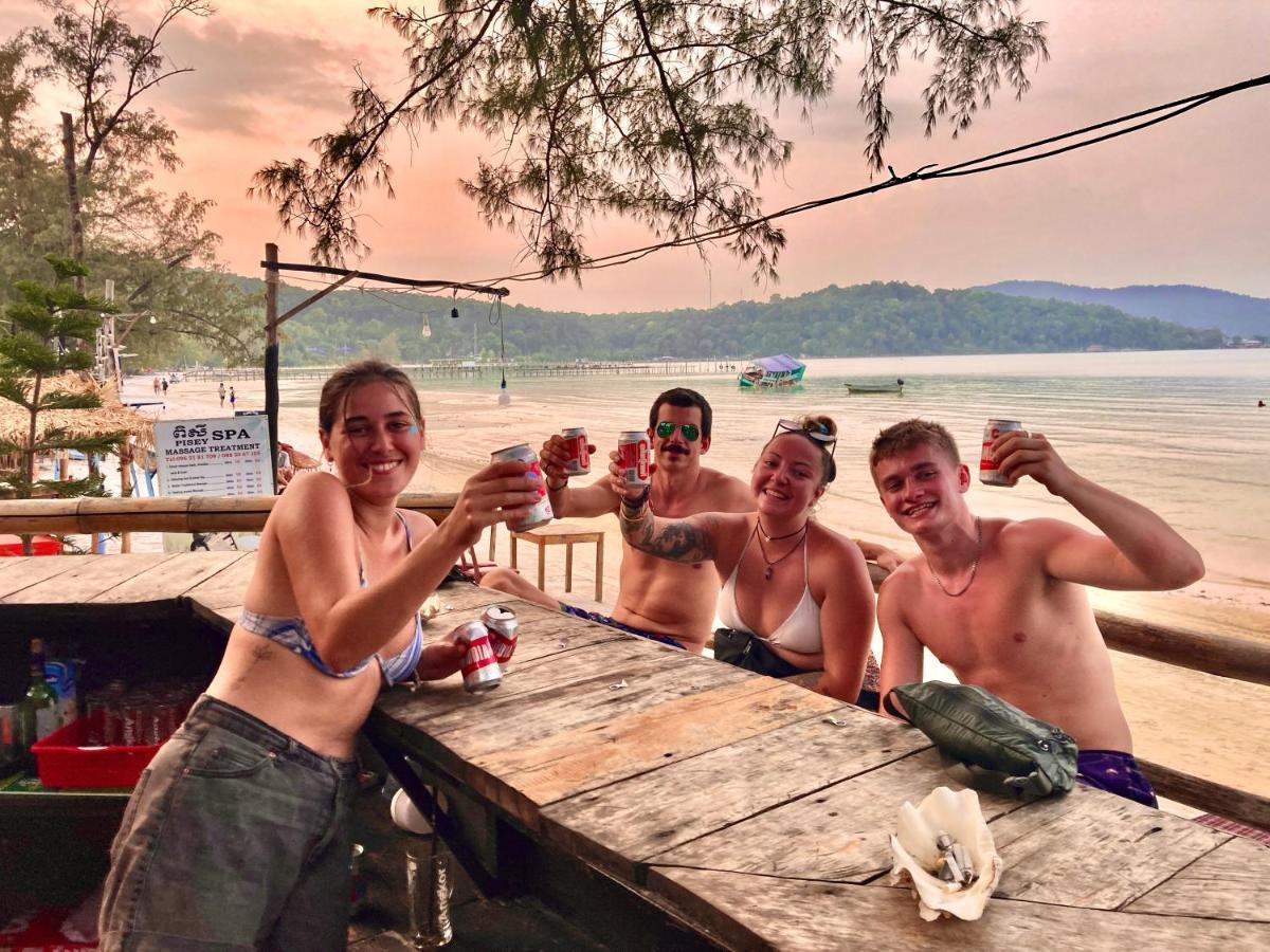 Lucky Sun Saracen Bay Vandrarhem Koh Rong Sanloem Exteriör bild